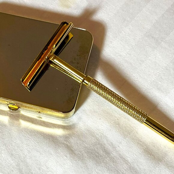 Smythson gold-plated men's travel razor - Picture 3 of 12